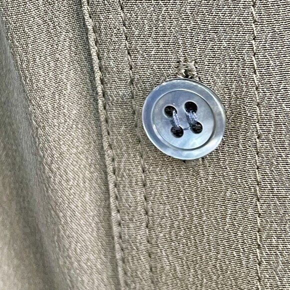 THEORY Damaris Summer Silk Tunic • Long Sleeve Mandarin Collar • L • Light Olive - Picture 9 of 16